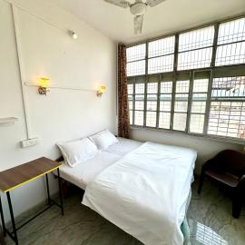 Om Rest House, khách sạn ở Varanasi