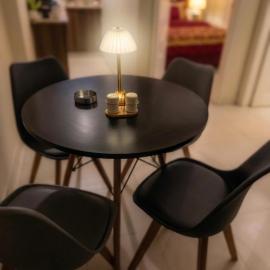 Monarca suites luxury apartments dha phase6، فندق في كراتشي