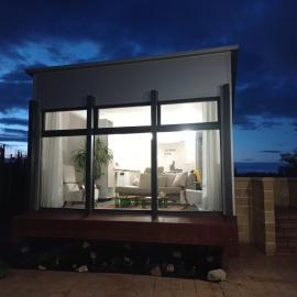 solar eclipse house, hotel in Husillos