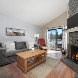 Meadow Ridge Court 11 Unit 5, hotel en Fraser