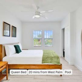 Modern 1BR Retreat w Pool & Bar at Lake Worth, hotel v mestu Lake Worth