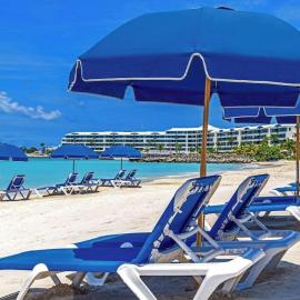 Beachfront Condo in Simpson Bay, SXM - 2BR 2BA, hôtel à Simpson Bay