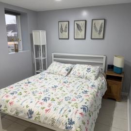2BR Private Basement Near MetLife - Sleeps 5 - NYC Bus