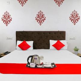 Hotel O Fox Guest House, hotel em Grander Noida