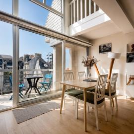 Appartement moderne baigné de lumière en centre-ville