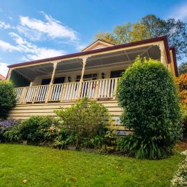 Charnwood Cottages, hotel en Warburton
