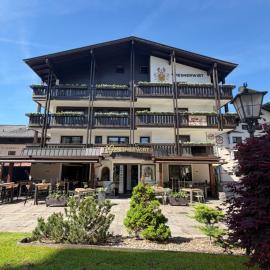 Hotel Mesnerwirt - Zentrumslage, hótel í Westendorf
