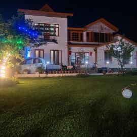 Rose Bowl Guest House, Srinagar Dal Lake, hotel in Bāgh Chandpura