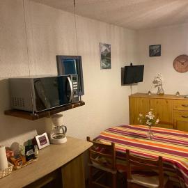 Appartement Montagne ensoleillé 2 à 6 personnes à Sainte Marie de Campan, Hotel in Sainte-Marie-de-Campan
