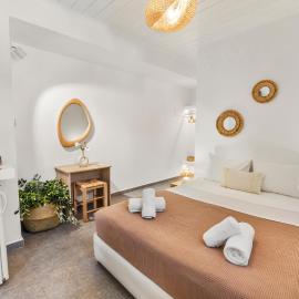 LausAndros Suites, hotel en Andros