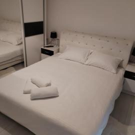 Bella apartman, hotel din Mladenovac