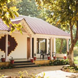 Satpura Tiger Trails, Resort & Farm Stay, hotelli kohteessa Matkuli
