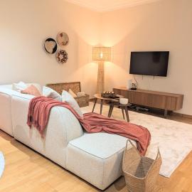 Elegant Metro Apartment Free Parking, hotel in Senhora da Hora