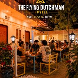 Flying Dutchman Hostel, מלון בורנאסי