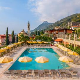Residence Borgo Dei Limoni - Appartamenti con Garage, hotel a Gargnano