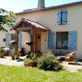 Le Tilleuil, hotel u gradu Combiers