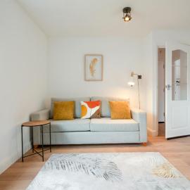 The Rushden Retreat • 1-Bed Flat + Parking, hotel u gradu Rushden