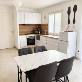 Villa T3 neuve avec jardin, Clim, parking gratuit, hotel in Auterive