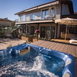 House of Change Luxury SPA & Fitness Retreat, hotel a Ostra Mogila