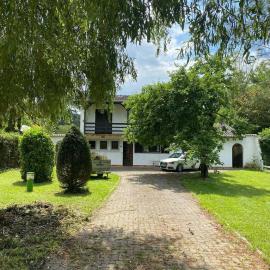Maison avec jardin, vue sur le lac de Mittersheim, hotel v mestu Mittersheim