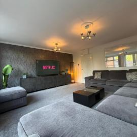 Emerald Manor - Free Parking - Free Wifi, hotel em Sheldon