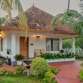 Kaayal Luxury Villa Varkala Private Lakefront Retreat, hotel in Varkala