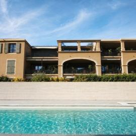 Spacieux appartement avec terrasse en centre ville d'Uzès, hotel sa Uzès