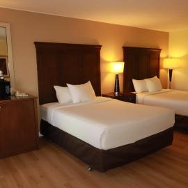 Carolyn Beach Inn, hotel a Thessalon