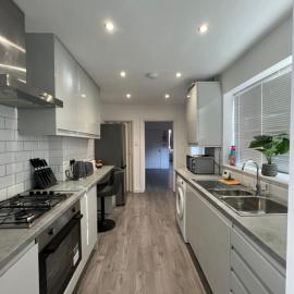 Central Kettering Apartment by SJP Ideal for up to 3 Guests