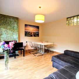 Spacious and cosy apartment near Barcelona, hotel em Mollet del Vallès