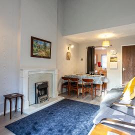 Spacious House in Sheffield - Great Location!
