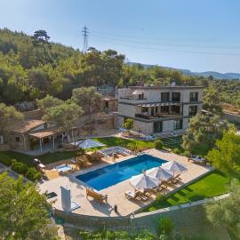 Isolated, Luxurious Stay, Olivinn Yalı Mansion, hotel u gradu Bodrum City