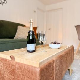 Laurel, Bright 2-Bed Home, Central Aberdare, hotelli kohteessa Aberdare