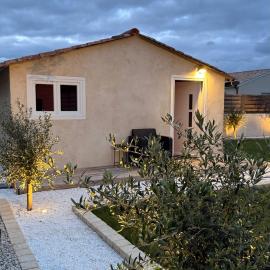 Escapade Cosy - Studio & SPA, hotel di Prignac-et-Marcamps