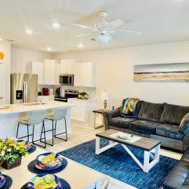 Golden wave, brand new beautiful townhome 3bed room 3 bathroom, hotel in Gulf Breeze