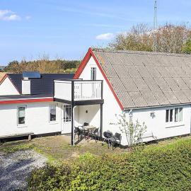 10 person holiday home in Thyholm-By Traum