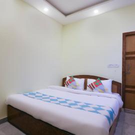 Hotel O Home Cozy Studio Collage Square Hotel Maya International Near St. Thomas's Church