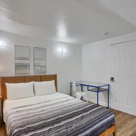 Pittsburgh Troy Hill 2C Modern Private Bedroom with Shared Bathroom, hotel in Pittsburgh