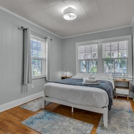 The Vallonia - Ann Arbor Cottage with 3 beds