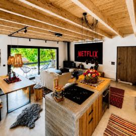 The forest chalet in Parnassus، فندق في إبتالوفوس