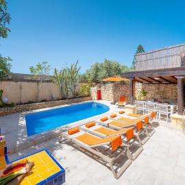 Il-Mohba Holiday Home, hotell i Munxar