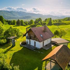 Unique Private Chalet With Panoramic View Ravnik
