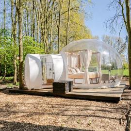 Bubbeltent in bos met hottub, 20m Amsterdam، فندق في زادوسْبيمسْتير
