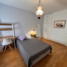 Room in Quiet Family Home - For Women Only, hotel i Helsinki