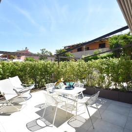 Appartamento EDEN - Clima, spazio esterno privato e parcheggio coperto