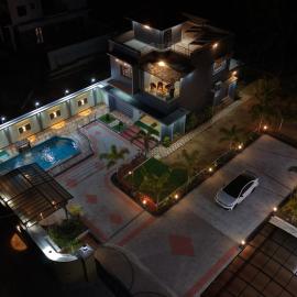 Viesnīca Sky Haven Resort - Private Pool Villa near ECR pilsētā Kottaikadu