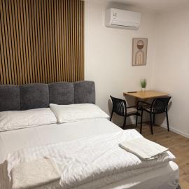Mikulovský domeček s terasou, zahradou a vinným sklípkem, hotel in Mikulov