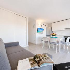 Renew Terrace F with Swimming Pool 70m from the Beach
