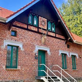 Försterei Kalkhorst Ferienhaus am Naturschutzgebiet mit großem Garten, hotel em Neustrelitz