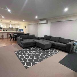 Cheerful 3 bedroom house with indoor fireplace